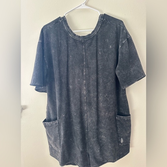 Free people movement marble color hotshot tee romper size medium - Picture 3 of 12